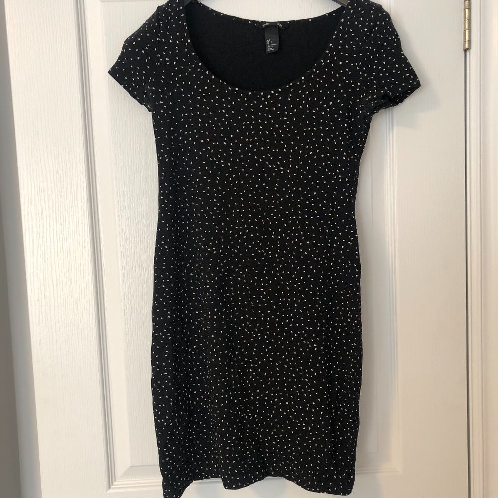 H&M | Basic Polka Dotted T-Shirt Dress